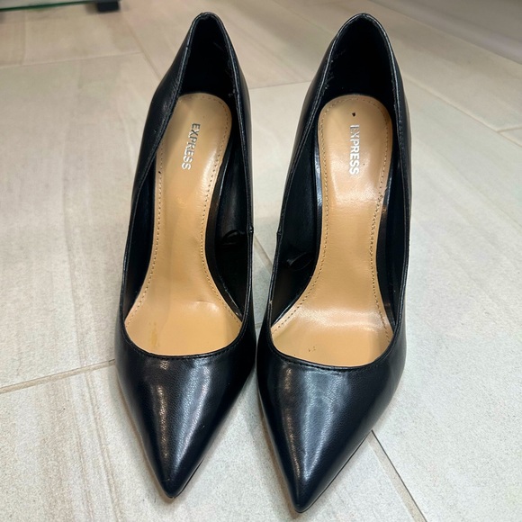 NWOB Express Classic 4” Black Heels, Size 6.5 - Picture 1 of 7